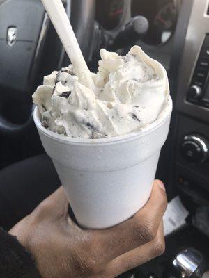 Oreo/Cookies and Cream flurry - Medium