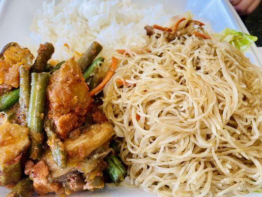 Rice with 2 sides (pinakbet & pancit)