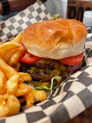 Cheeseburger with fries & honey mustard