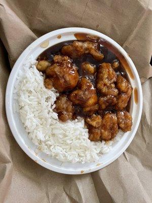 General Tso's Chicken with White Rice