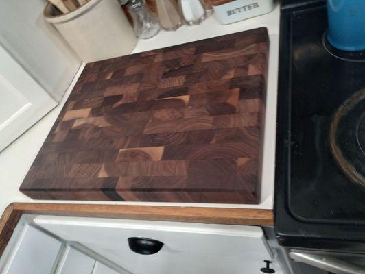 Stunning 20" x 16" end cut cutting board