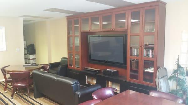 The lovely Internet café in the REMAX Metuchen office.