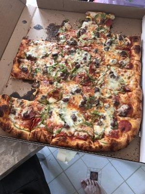 Combo pizza - $22