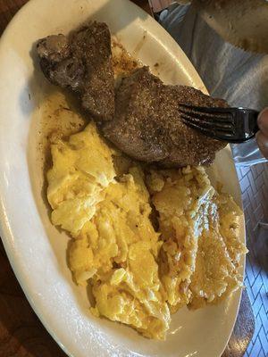 Steak n' Egg Hashbrown Casserole with cheesy eggs