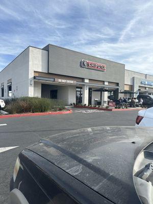 THE SHITTIEST CHIPOTLE IN HB!