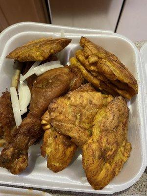 Fried chicken with plantains