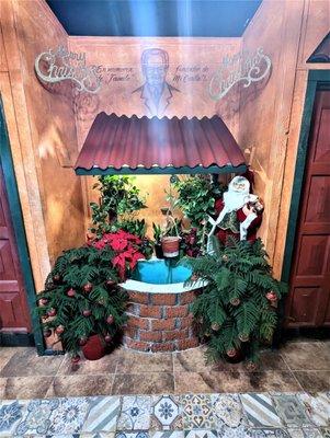 This is a holiday display after entering the building, but before getting to the host/hostess stand.  Photo taken December 30, 2022.