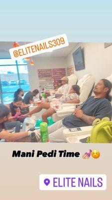 Family pedi time!