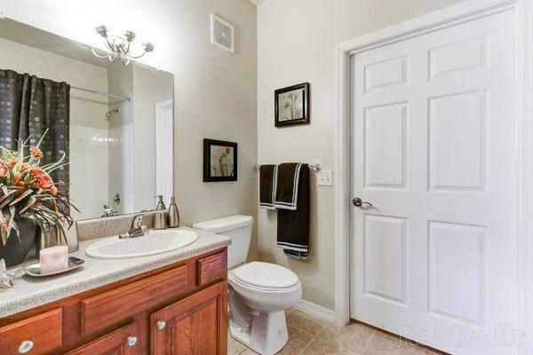 Model Apartment Bathroom