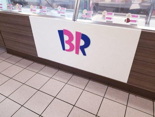 This location has Baskin Robbins sister store