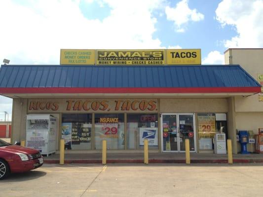 Taqueria la Paisanita - the best little taco shop inside Jamal's convenience store