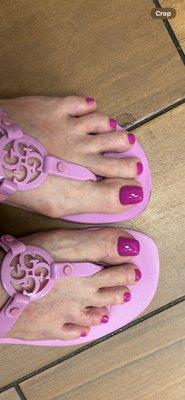 The 2 fake big toes match perfect and look perfect.