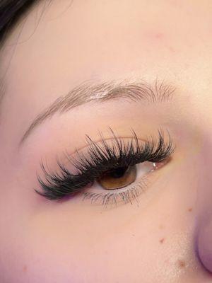 Wispy volume lash extensions