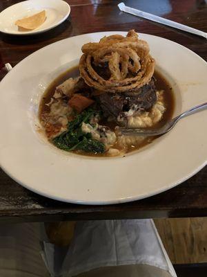 Pot roast with mashed potatoes and spinach