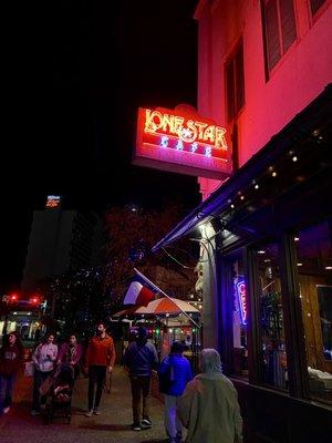 12.26.22 Lone Star Cafe has a prime spot in the heart of the San Antonio Riverwalk