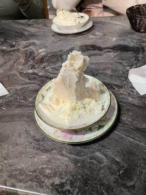 Afghan Sheer Yakh (ice cream)