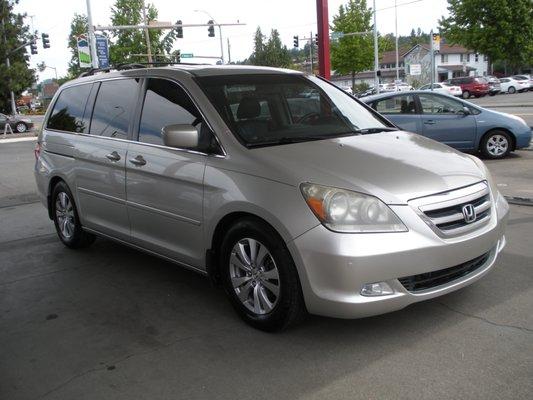 2006 Honda Odyssey Touring w/DVD, 182,041K, No Accident, No damage, 18 service history records, $5490