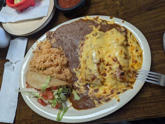 Chicken enchiladas with beef taco