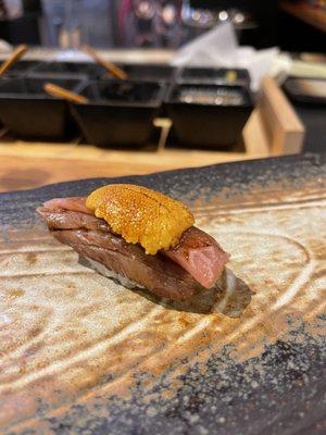 Wagyu A4/Chu/uni nigiri