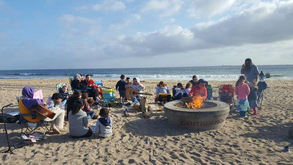 IHDS beach bonfire dinner