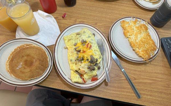 David's Omelet, with sausage instead of ham, pancakes and hasbrowns