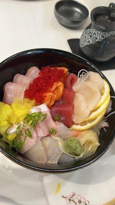 Chirashi bowl