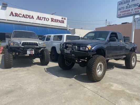 My Tacoma (blue) and Brandens Tacoma (silver)