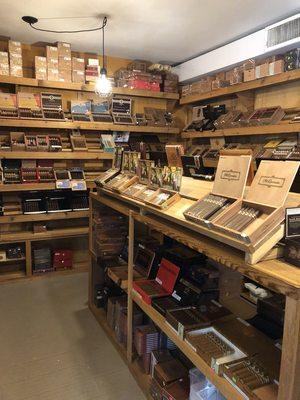 Another humidor view.