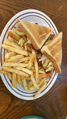 BLT sandwich with Fries