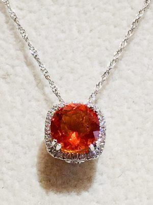 Elegant Mexican fire opal & Diamond necklace in 18 k white gold .