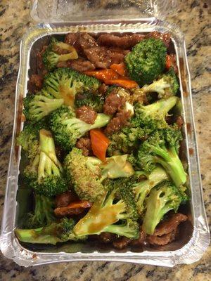 Large Beef & Broccoli dish