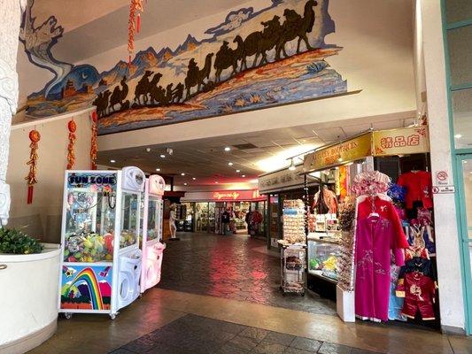 Smaller shops on the1st floor