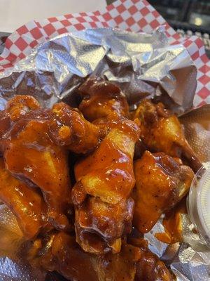 Kaluger Wings