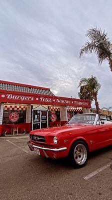 Outside of restaurant. Classic all American burger joint.