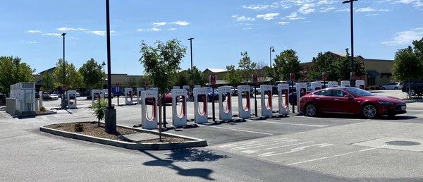 Near the Starbucks. 28 stalls, up to 250 kWh. Lowe's and TJ Maxx are also nearby.