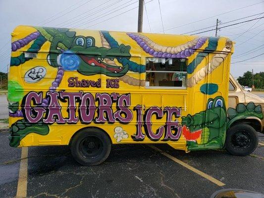 Shaved ice New Orleans style flavors