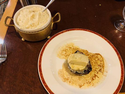 8oz filet mignon with blue cheese butter ... YUM ... and mashed potatoes (good but strong garlic flavor)