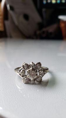 Beautiful new to me(vintage) white gold flower power ring.