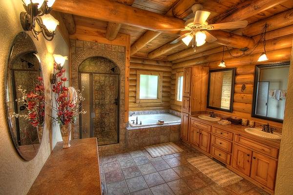 Creekside Lodge Bathroom