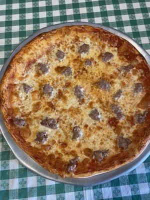 Pizza with meatballs