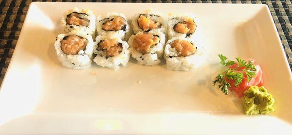 Spicy Salmon roll