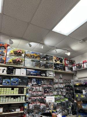 Lots of RC remote control parts and ready to run rigs