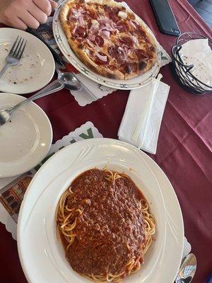 Pizza and spaghetti with Bolognese