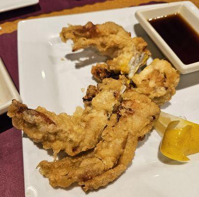 Close-ups of the things we enjoyed that night. ^_^ This fried soft-shell crab was delightful!