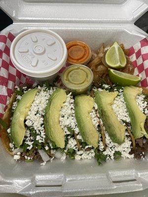 Tacos especiales con Aguacate