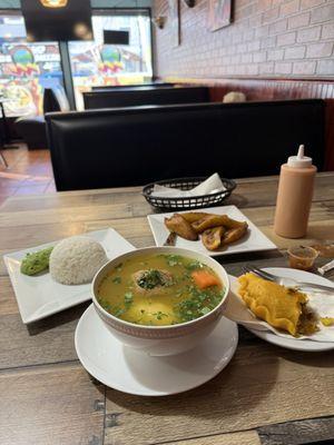 sancocho de res and sweet plantains