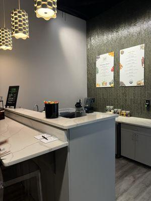 Smoothie/Bar Area