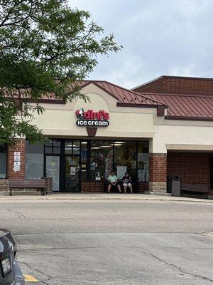 Shop front is next to Jewel store