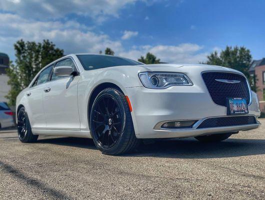 Chrysler 300 came in and walked out with some hellcat wheels!!!!!!!