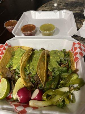 Tacos de asada and tripa well served like it should